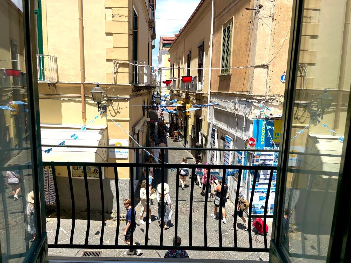 Casa Loren In The Heart Of Sorrento Exterior foto