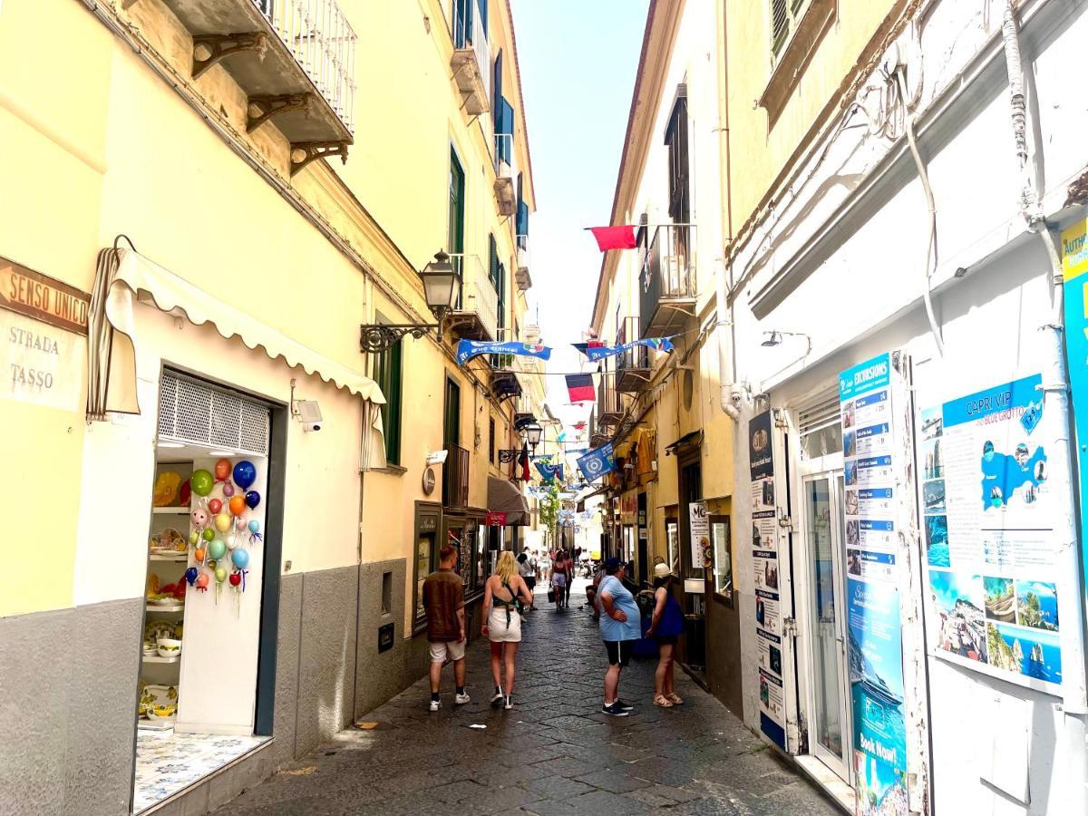 Casa Loren In The Heart Of Sorrento Exterior foto